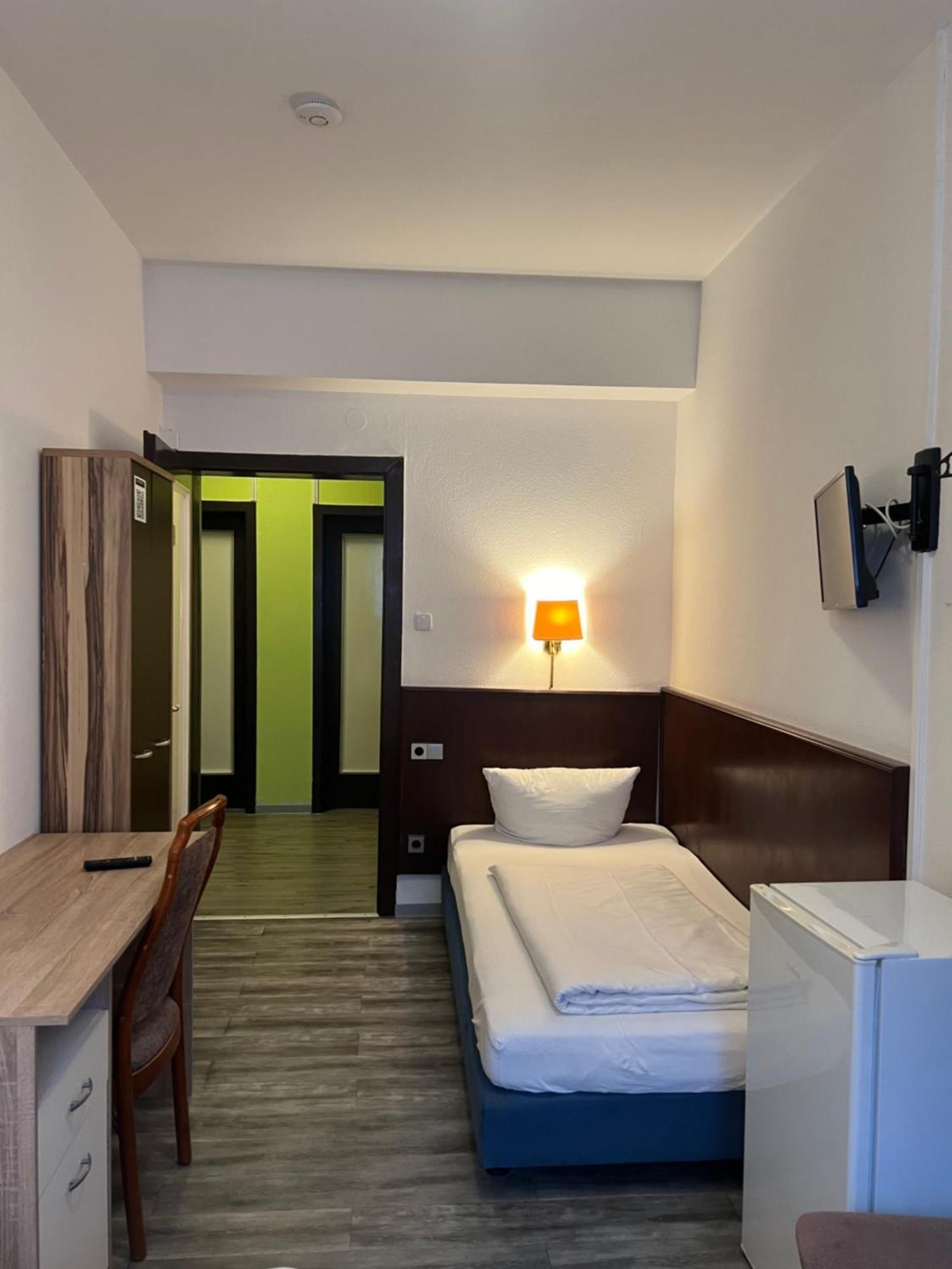 Apollo Hotel Frankfurt am Main Bagian luar foto